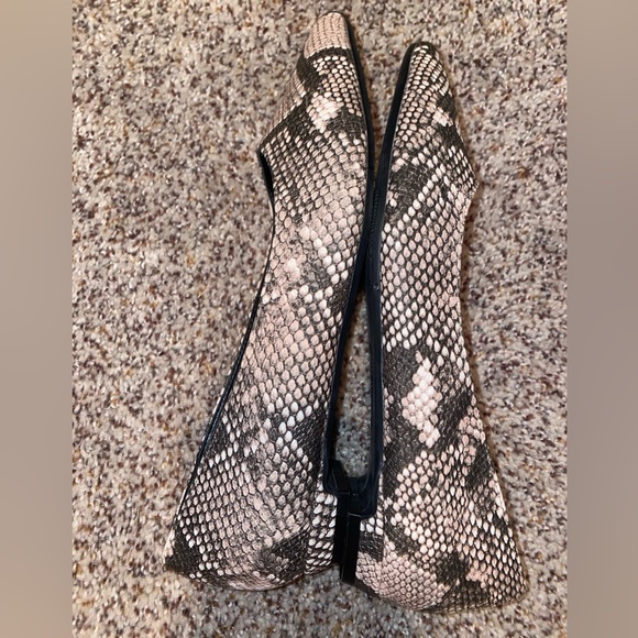 COMFORTVIEW The Olive Flat snakeskin shoes size 7W NWOB - Picture 4 of 8